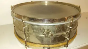 Help identify this drum?!?! ludwig?