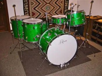 Happy St. Paddy's Day! Let's see your green.