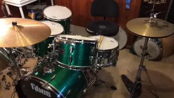 Happy St. Paddy's Day! Let's see your green.
