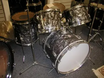 Who made Crown drums?