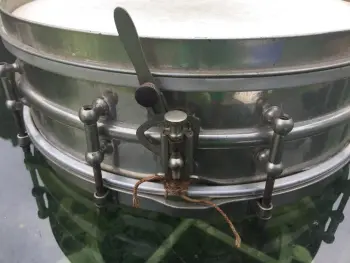 Can you help me identify a Ludwig (1929?) Snare?