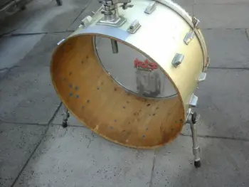 Please help me ID this vintage Pearl Bass Drum