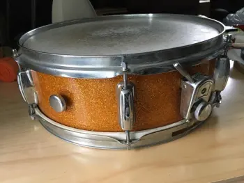 ID'ing this vintage(?) snare.