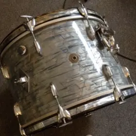 Gretsch round badge value