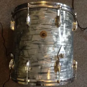 Gretsch round badge value