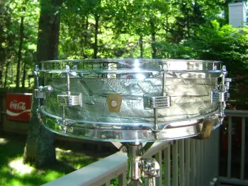 60's LUDWIG SKY BLUE PEARL DOWNBEAT SNARE DRUM