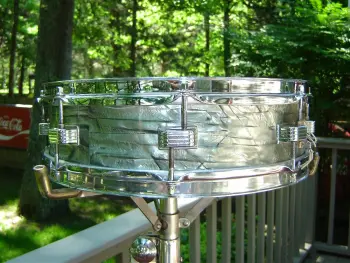 60's LUDWIG SKY BLUE PEARL DOWNBEAT SNARE DRUM