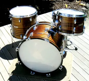 Pearl silver logo script kit w/ beech shells