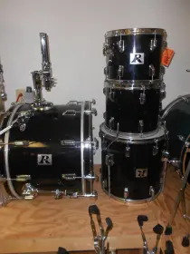 Is this a USA Rogers kit &quot;Big R&quot; but no USA