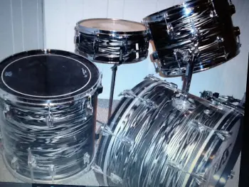 Ludwig Standard with clear (non-Granitone) Interiors?