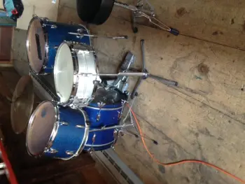 The &quot;Grampa Tom&quot; memorial drum set