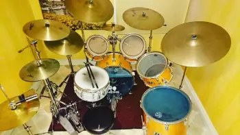 Looking to identify my Rogers Kit.