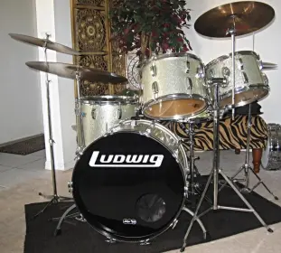 Show your holly wood kits