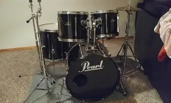 Wanted: Black 90s Pearl Export bass drum