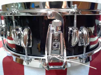 HEY SLINGERLAND EXPERTS....I need help on this one!