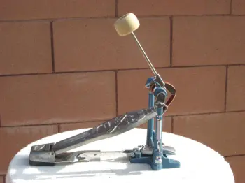 This is the Display Your Vintage Bass Pedal Thread