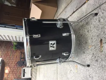 1977 Rogers Big R 16x18 Floor Tom in Piano Black