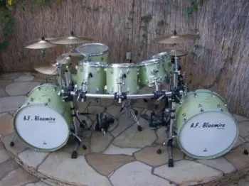 this is the display your monster kit thread