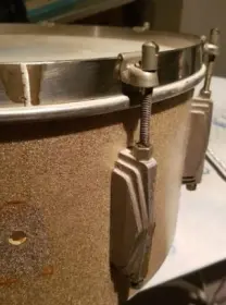 would appreciate help identefying an old kit