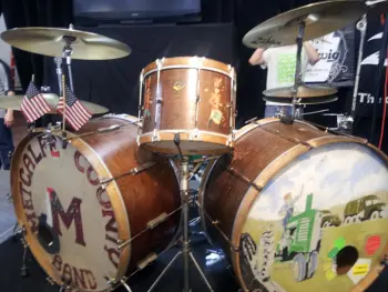 Double Tom stand using twin snare baskets