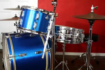 Snare that matches Pearl Battleship Lugs