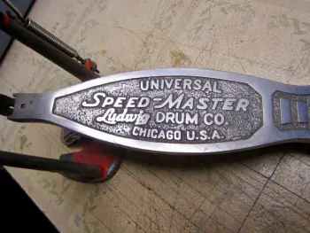 This is the Display Your Vintage Bass Pedal Thread