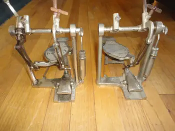 This is the Display Your Vintage Bass Pedal Thread