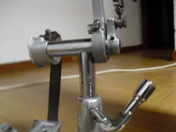 Swivomatic bass drum pedal: overtighten stroke arm