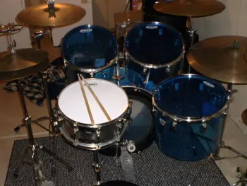 This is the Display Your Vistalite/Acrylic Drums Thread