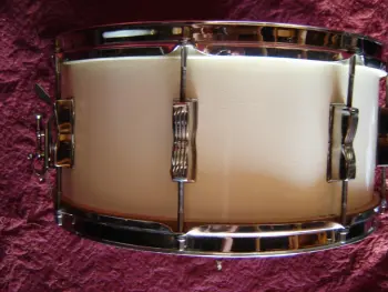 1947 Ludwig &amp; Ludwig color test