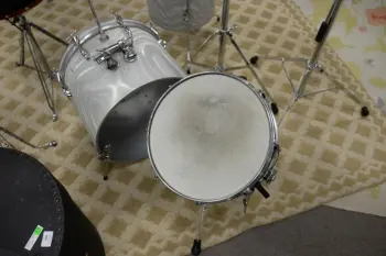 Greten Drums in Cysler Pearl