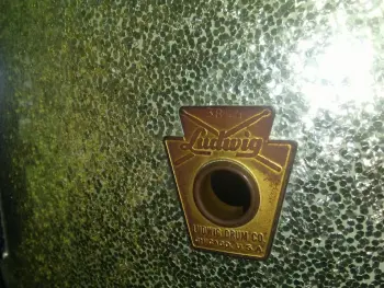 Low serial# Ludwig Pioneer, color question