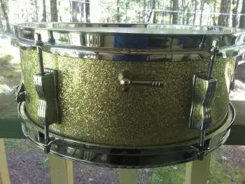 Low serial# Ludwig Pioneer, color question