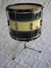 Floor tom cradle