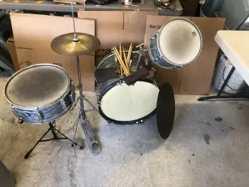 Cool Drumcraft 60's 3 PC set on auction bid at 2.00