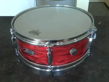 Help identifing Pearl Snare