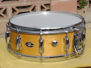 Help indenitifing slingerland snare