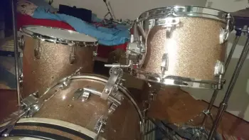 The punk rocker's 1965 Ludwig restored