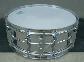 Ludwig 64 Supra: looks great, sounds weird. Please advise.