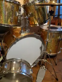 Gold Sparkle Drum Kit Identification