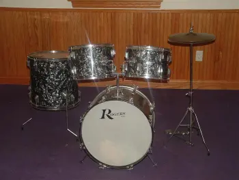 Dating Rogers Holiday drum kit