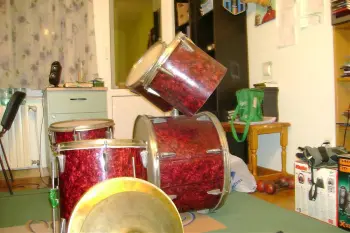 Survey - any collector interested in old Romanian drums?