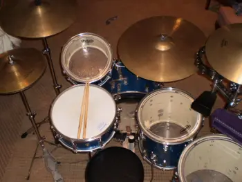 Blue Sparkle Ludwig Snare ID
