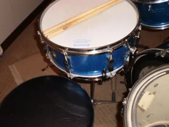 Blue Sparkle Ludwig Snare ID