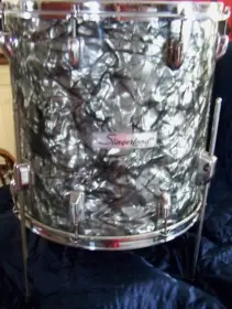 Help identifying an old Slingerland set?