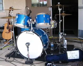 60' ludwig 3 piece,22&quot; 13&quot; 16&quot; sparkle