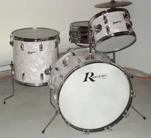 It's the &quot;show off your Rogers drums&quot; thread!