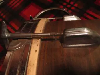 ID this kit? 50's mahogany?