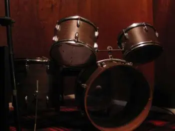 ID this kit? 50's mahogany?
