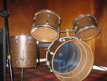 ID this kit? 50's mahogany?